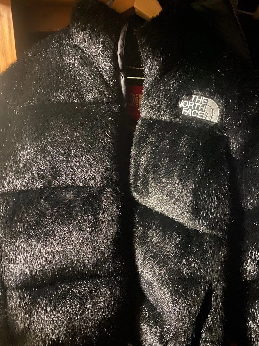Veste Nuptse en fausse fourrure Supreme 20Aw