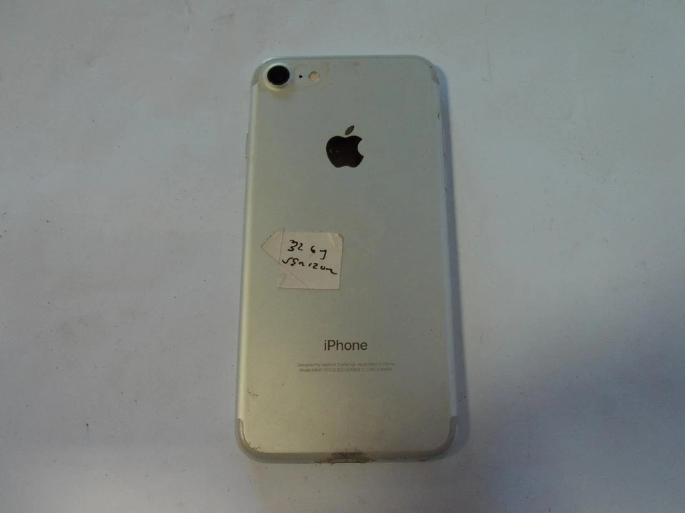 Apple iPhone 7 A1660 32GB (Verizon) White Touchscreen Smartphone - Image 3 of 4