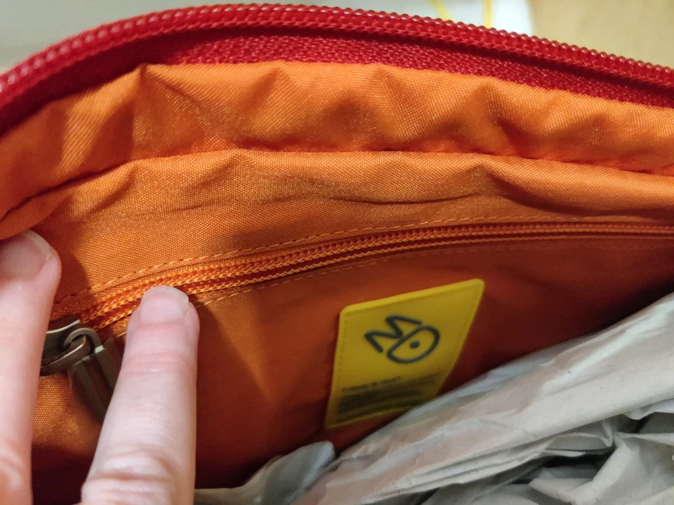 Mandarina Duck Tomato Red Purse Messenger Bag Sport Nylon Polyester 17"x11" - Image 4 of 4