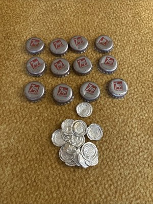 Lot of 12 Vintage 7 Up The Uncola  Drink Soda Some Bent Bottle Caps