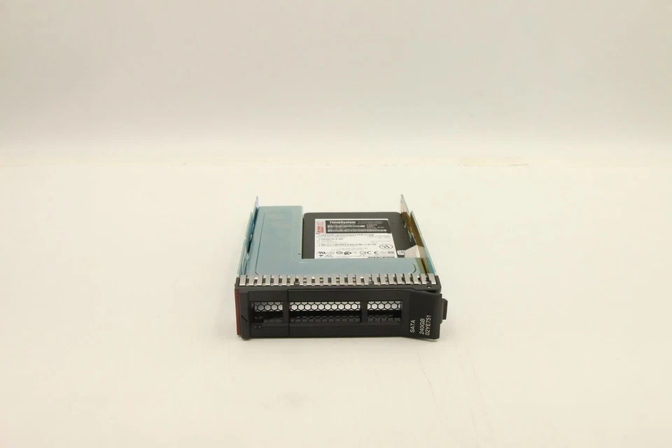 NEW Lenovo ThinkSystem 4XB7A38276 240GB 02YE751 3.5" Entry SATA 6Gb Hot Swap SSD - Image 2 of 4