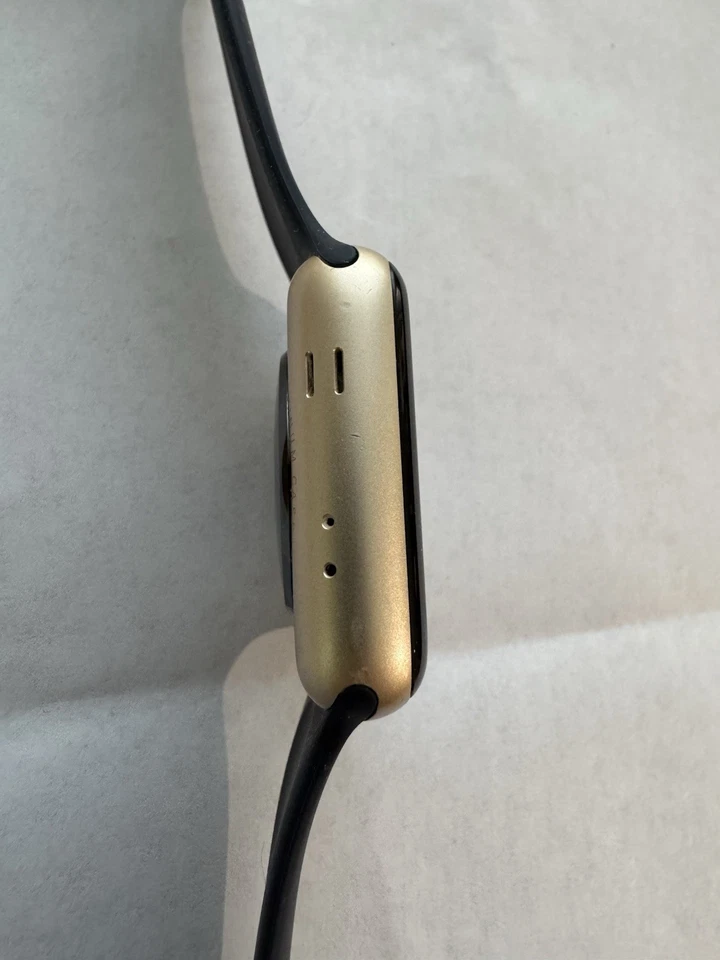 Reloj inteligente Apple Series 2 42 mm con estuche de aluminio dorado rosa Foto 4 de 4