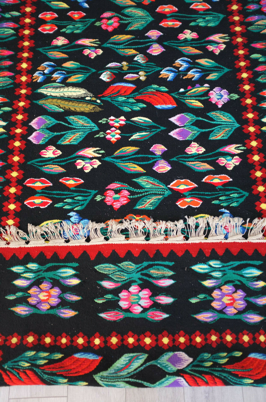 magique tapis roumain Oltenie floral Oltenia Romanian folk rug carpet