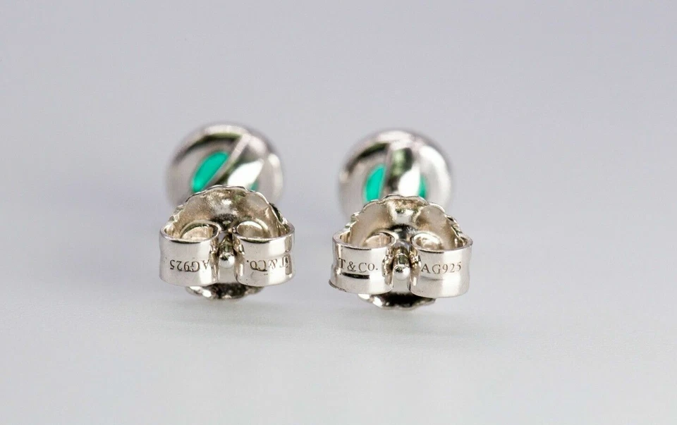 Pendientes de tsavorita Tiffany & Co. de plata esterlina color por yarda de Elsa Peretti Foto 2 de 4