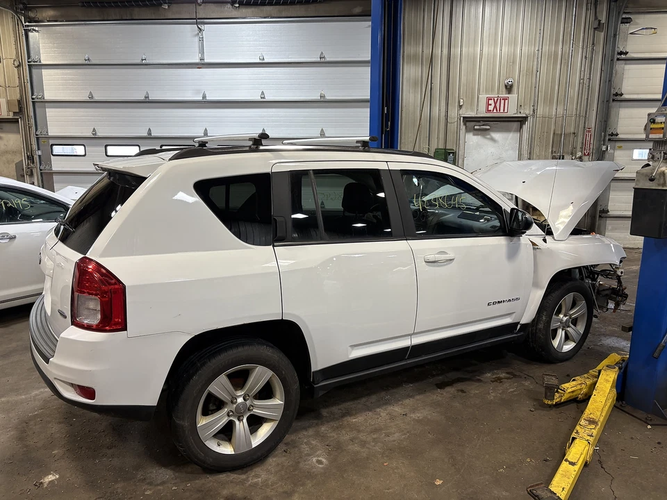 Motor soplador de climatización usado se adapta a: Jeep Compass 2012 grado A Foto 4 de 4