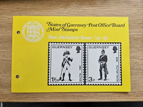 2x GUERNSEY MILITIA PRESENTATION PACKS 1974 - Picture 3 of 4