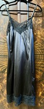 Vtg VELROSE Women Sz 34 Full Slip Dress Chemise Black Antron Shiny Lace Trim USA