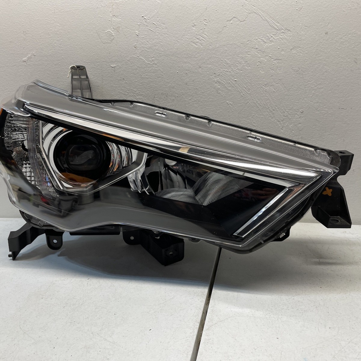 2021 2022 TOYOTA 4RUNNER RIGHT RH LED HEADLIGHT OEM | eBay
