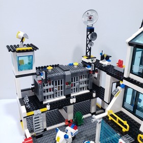 Lego 2008 City Town Police Headquarters 7744 With Manuals 99% Complete