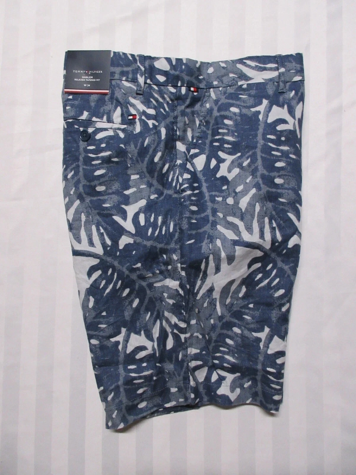 TOMMY HILFIGER Men's HARLEM 9-Inch Tropical Print Linen Chino Shorts MW35201