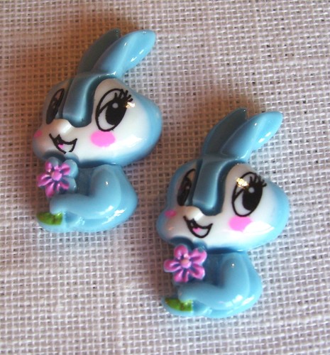 R23 / LOT de 2 EMBELLISSEMENTS en résine - LAPIN FLEUR PÂQUES - 15 X 30 mm - Afbeelding 5 van 6