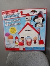 The Original Snoopy Snow cone Machine Peanuts Charlie Brown Schulz NEW