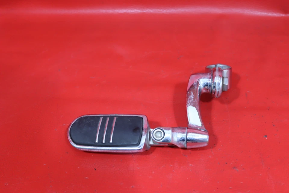 Harley-Davidson Street Glide 2013 FLHX piloto izquierdo barra de choque clavija de carretera estriba  Foto 3 de 4