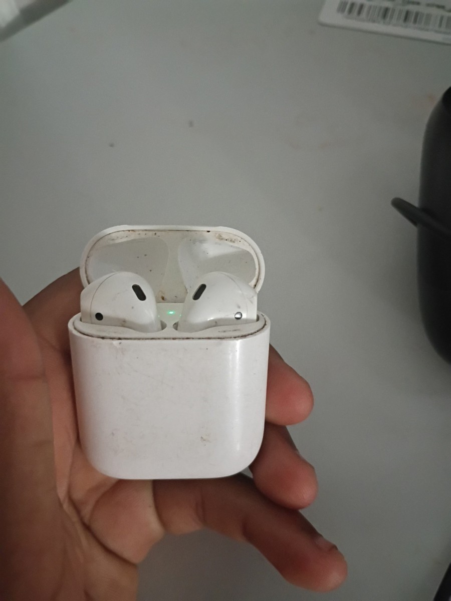 Apple AirPods 4th Gen with Charging Case A3053 A3050 A3058 MXP63LL