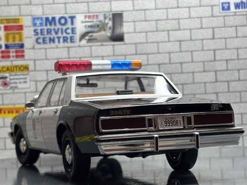 1:18 *MINT* Greenlight TERMINATOR 2 1987 Chevrolet Caprice Met Police MODEL *HTF - Picture 6 of 10