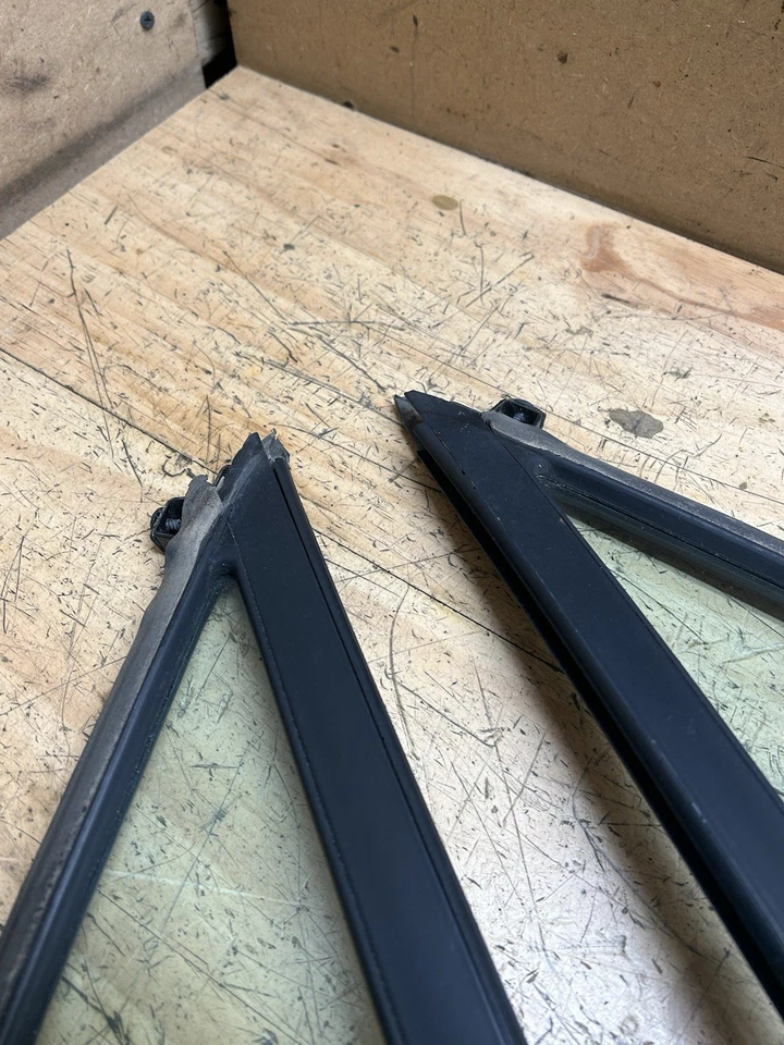 Jeep Cherokee XJ Comanche MJ 84-96 OEM ventanas de ventilación fija (par) izquierda y derecha Foto 2 de 4