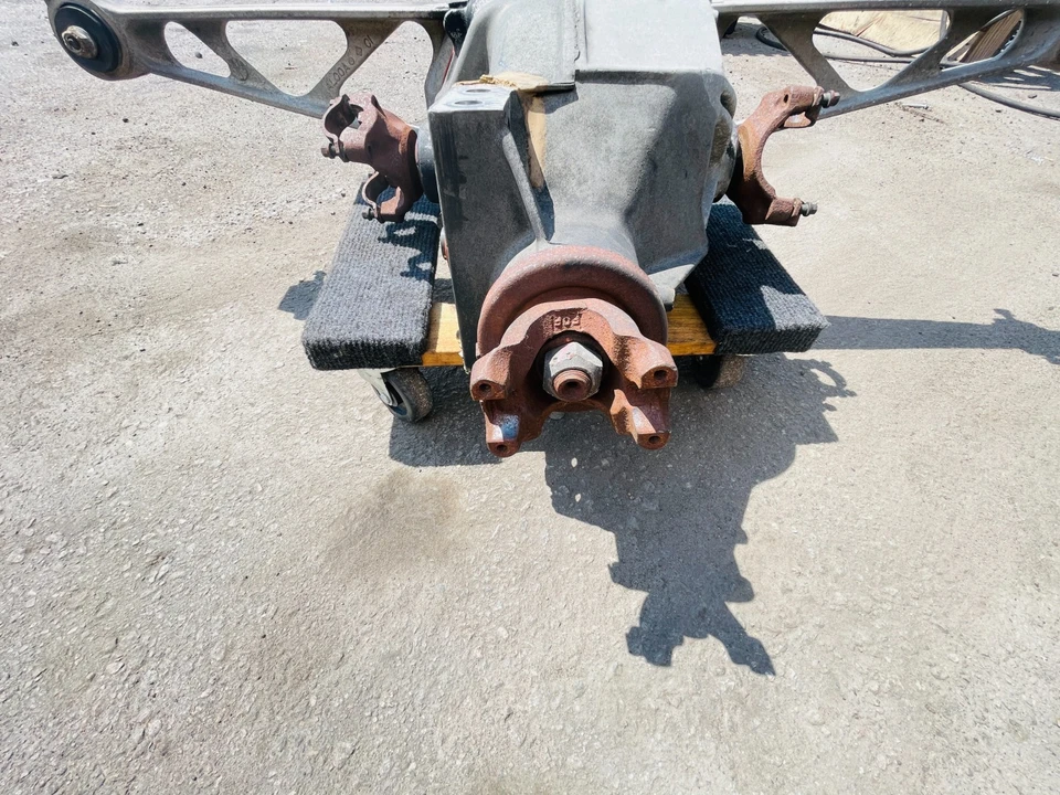 Chevrolet Corvette C4 1984-1996 portador diferencial trasero 14105119 OEM Foto 4 de 4