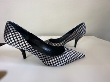 Vintage 8.5 NINE WEST Women's Pointed Toe Black Gray Fabric Covered 3.5" Heels