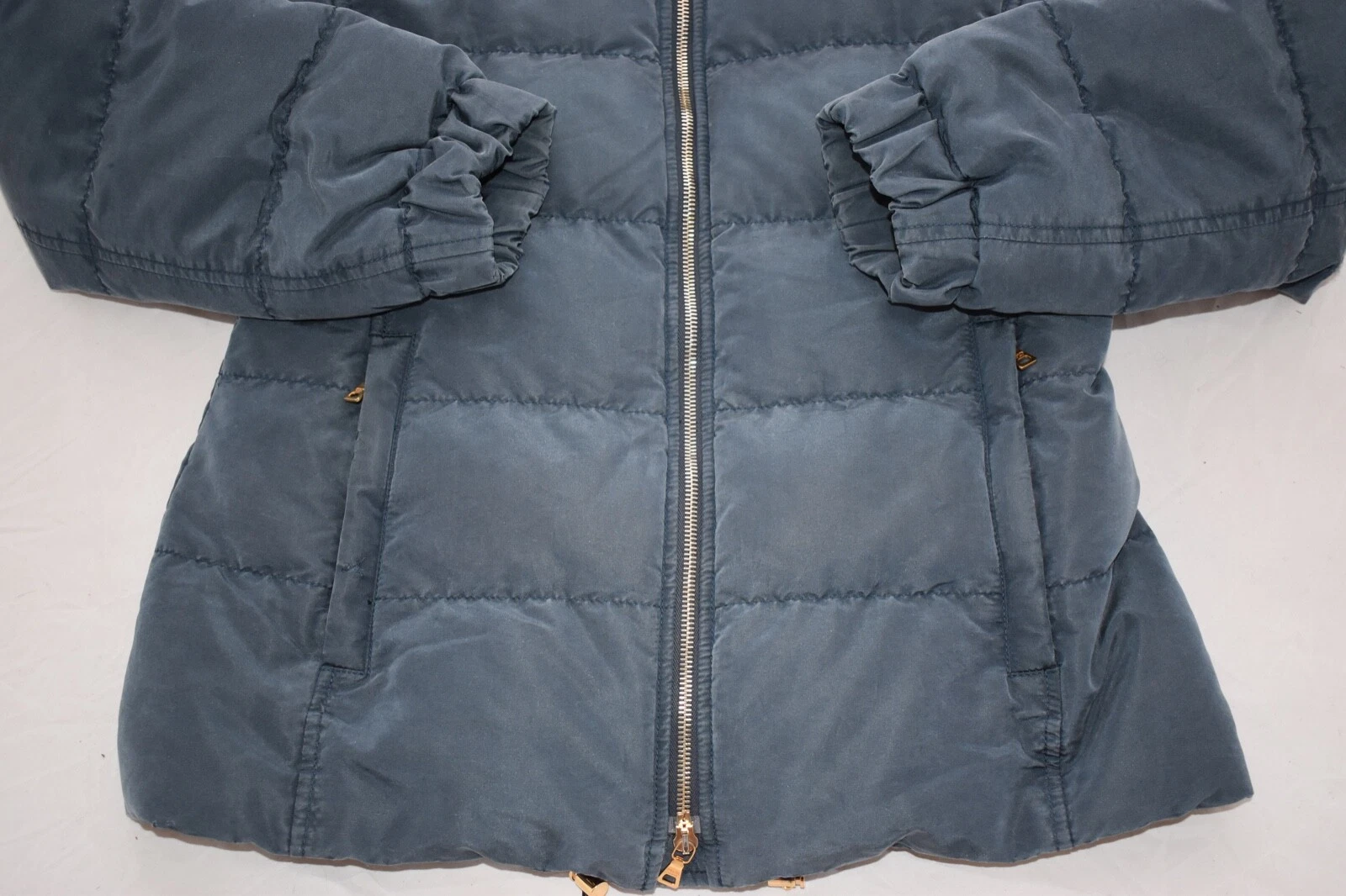 Giacca di seta Prada blu trapuntata cerniera nera pelliccia tinta donna IT42 UK10