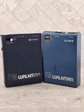SONY WALKMAN FM Radio SRF-40W . Blue w/ Leather Case.