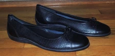 Salvatore Ferragamo black leather slip-ons Size 8 M Made in Italy Worn once