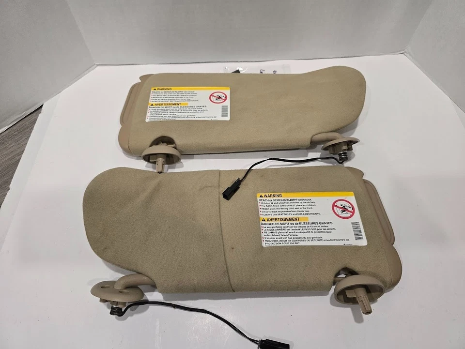 2000 - 2005 Buick Lesabre Left Right Pair of Sun Visors Tan illuminated OEM A002 - Image 3 of 4