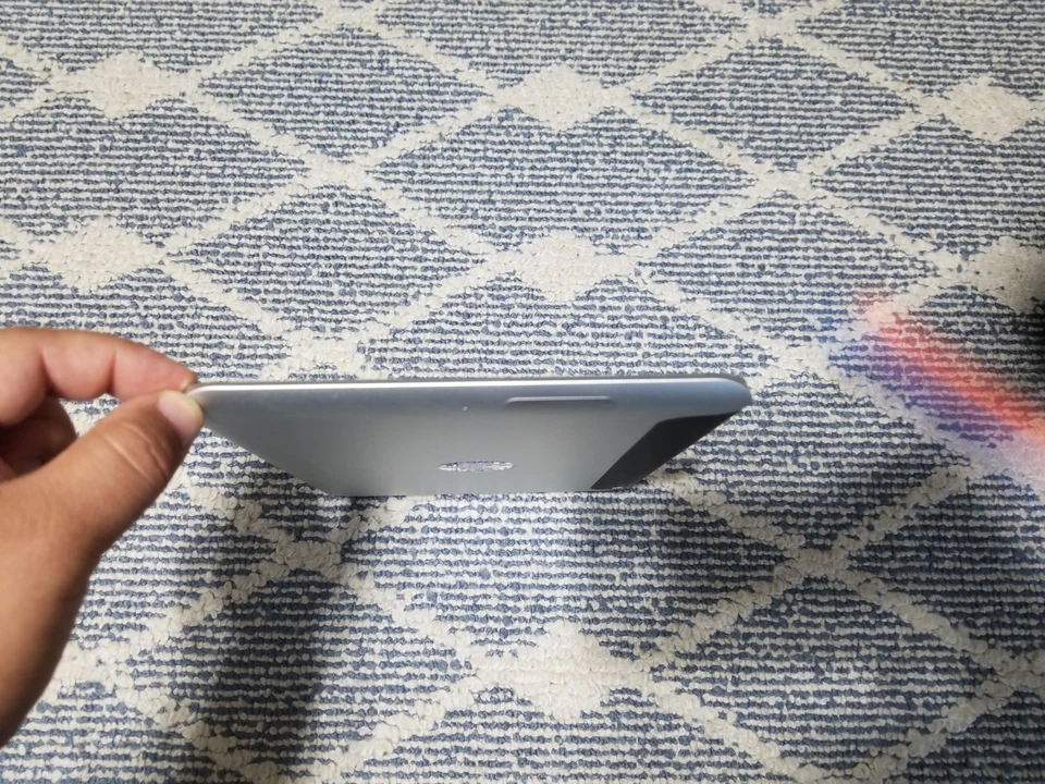 Tablet HP ElitePad 1000 G2 PANTALLA TÁCTIL con Estuche para Teclado - Win10, SSD de 4GB/64GB Foto 4 de 4