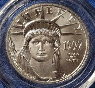 A 1997 1/4oz American Platinum Eagle $25 9995 Statue of Liberty BU