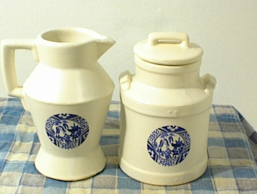 VINTAGE McCOY 330 335 BLUE WILLOW CREAMER SUGAR WHITE POTTERY 5 1/4" Tall