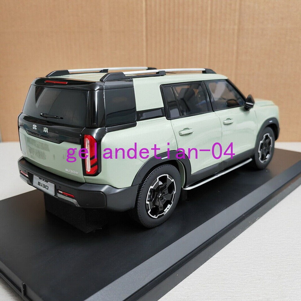 1 18 Scale BAIC Beijing Jeep BJ30 Green Diecast Car Model Toy 1-18-scale-baic-beijing-jeep-bj30-green-diecast-car-model-toy