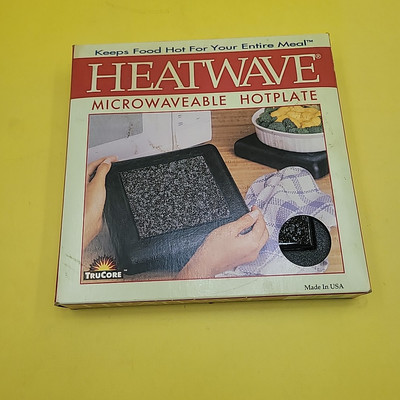 HEATWAVE Microwave HotPlate Food Warmer KEEP IT HOT Black White Speckles NIB USA