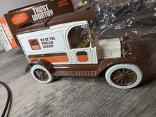 ERTL 1913 Ford Model T Delivery Bank TRUSTWORTHY HARDWARE Diecast 1/25 5 Box Key