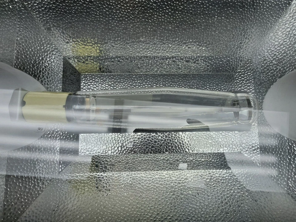 Lumatek 1000w Digital Ballast with Predator cobra 6 reflector light as is - Image 3 of 4