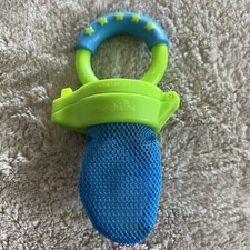 NEW Munchkin Boys Nibbler Baby Feeder BPA Free 10 Months Blue Green Fruit