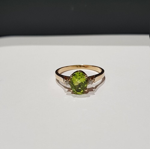 14k Yellow Gold Natural Green Peridot and Diamonds Solitaire Women Wedding Ring - Picture 3 of 7