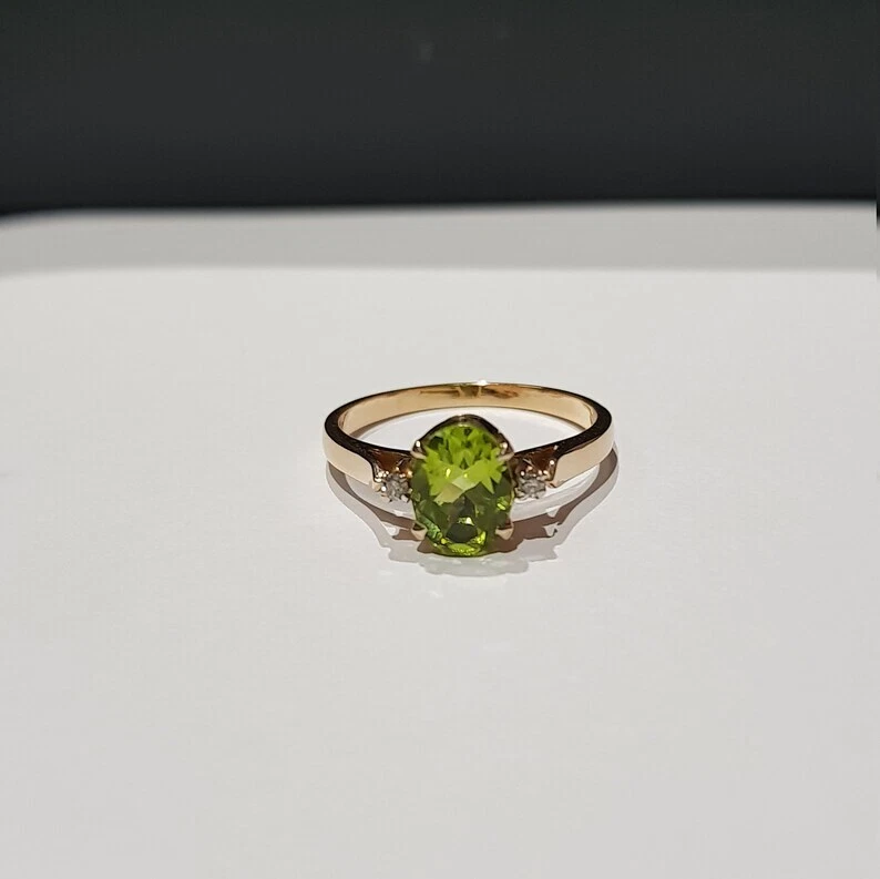 14k Yellow Gold Natural Green Peridot and Diamonds Solitaire Women Wedding Ring - Image 3 of 4