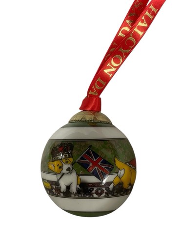 Halcyon Days Corgi at Christmas Bone China Decorative Bauble 2" - Picture 3 of 5