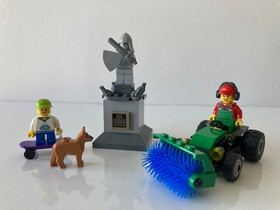 LEGO 60026 City Town Square - 100% Complete - With Box & Instructions - Retired