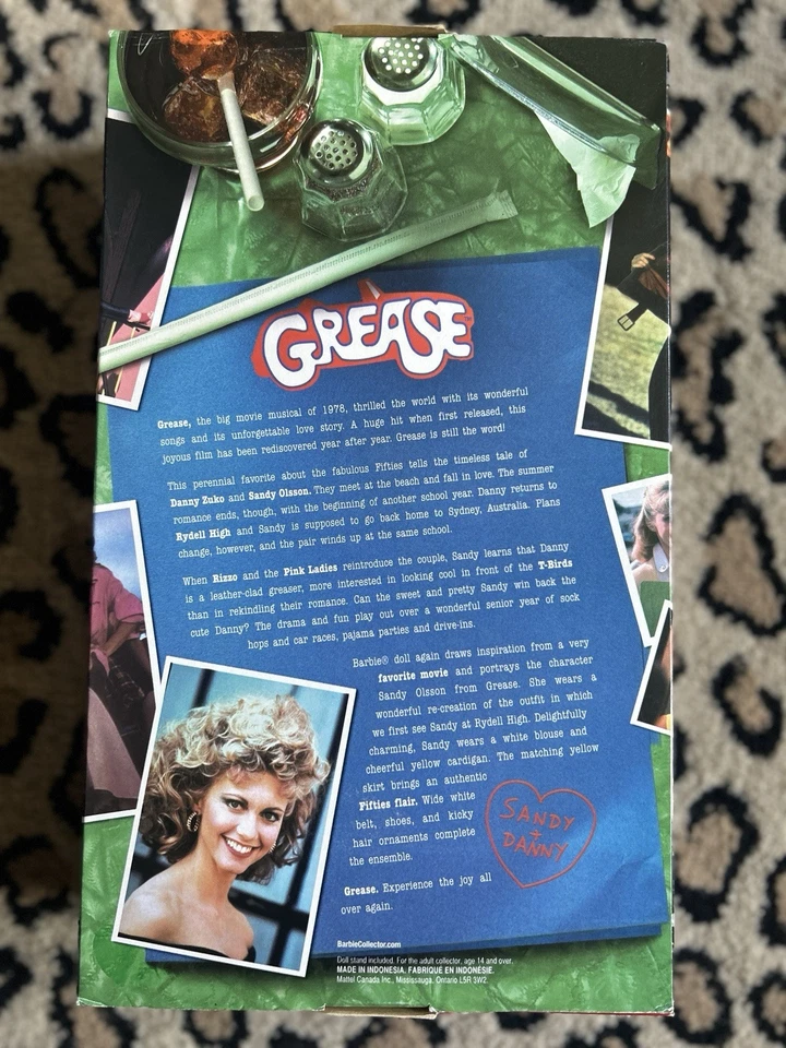 Boneca Barbie como Sandy in Grease edição de colecionador Mattel - Imagem 3 de 4