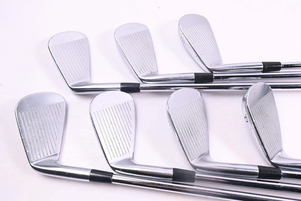 Mizuno JPX 825 Pro Irons / 4-PW / Regular Flex Dynalite Gold XP R300 Shafts - Image 3 of 4