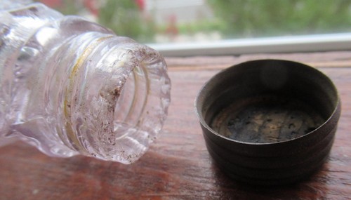 Nice Mold Blown Burst Top Bear Reading Book Whiskey Nipper Flask Figural Bottle - Picture 6 of 7