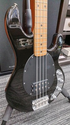 [MUSIC MAN] StingRay 4 Black Made in USA 2007 Solid Body E-Bassgitarre