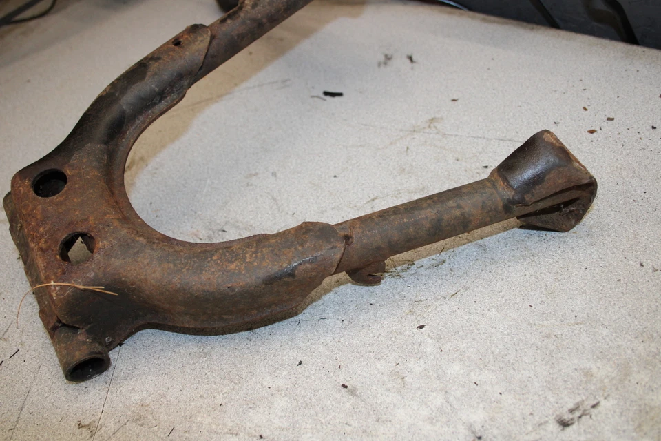 1982 Honda Nighthawk 750 CB750SC CENTER MAIN STAND M12-1647.AAD - Image 4 of 4