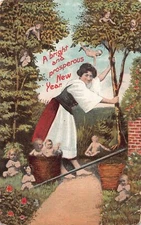 L030 Fantasy Multibabies Surrealism Lady humor vintage postcard