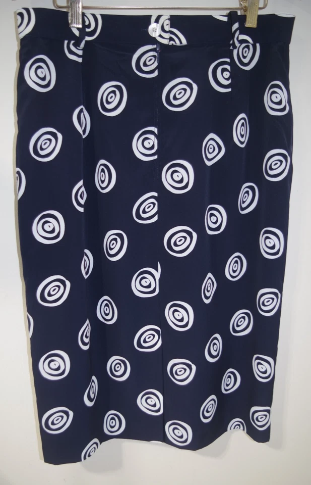C7 Vintage Louis Feraud Skirt 12 Navy Blue & White Abstract Print Pleated Front - Image 3 of 4