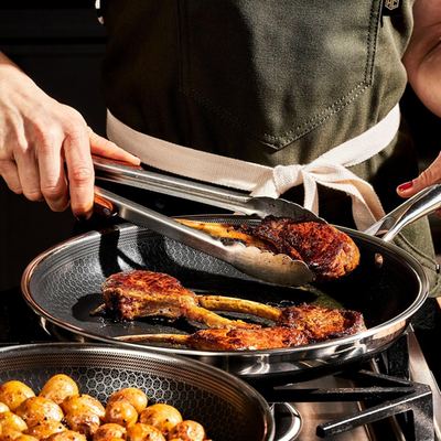 Hexclad Hybrid Nonstick 10-Inch Frying Pan, Stay-Cool Handle