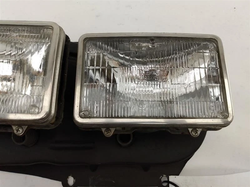 VOLVO 245 WAGON Driver Left Headlight Lamp Dual Square Fits 81 82 83 84 85 - Image 3 of 4