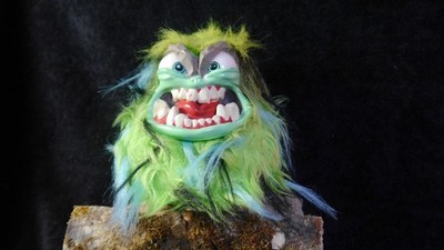 GRUMBLIES  TREMOR  grünes interaktives Plüschtier  Monster  von Skyrocket (2018) 