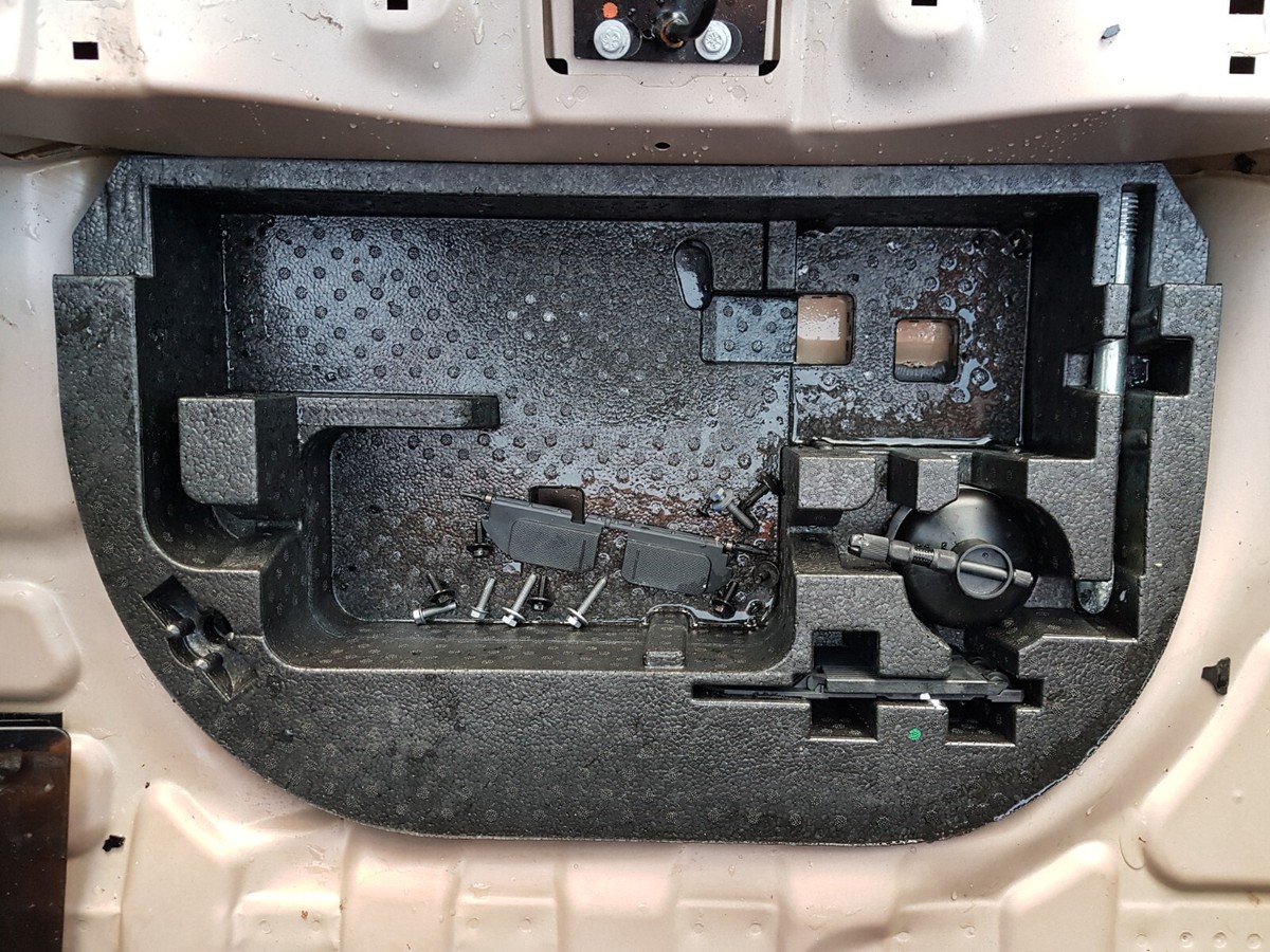 Peugeot E-2008 Gt EV 2023 Rear Boot Tool Box Storage Compartment