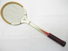VINTAGE N.J. MAGNAN CORP. "ARISTOCRAT" WOODEN TENNIS RACQUET. ANTIQUE / DISPLAY